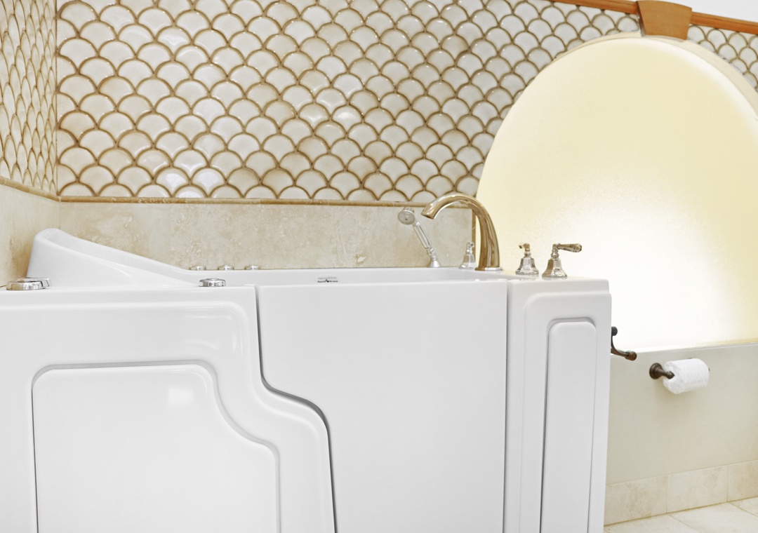 Upstairs Full Bathroom with Jacuzzi Tub