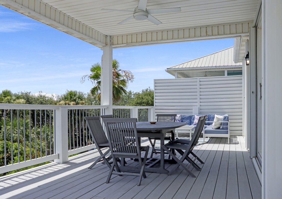 Outdoor Dining and Furniture on Beach View Deck