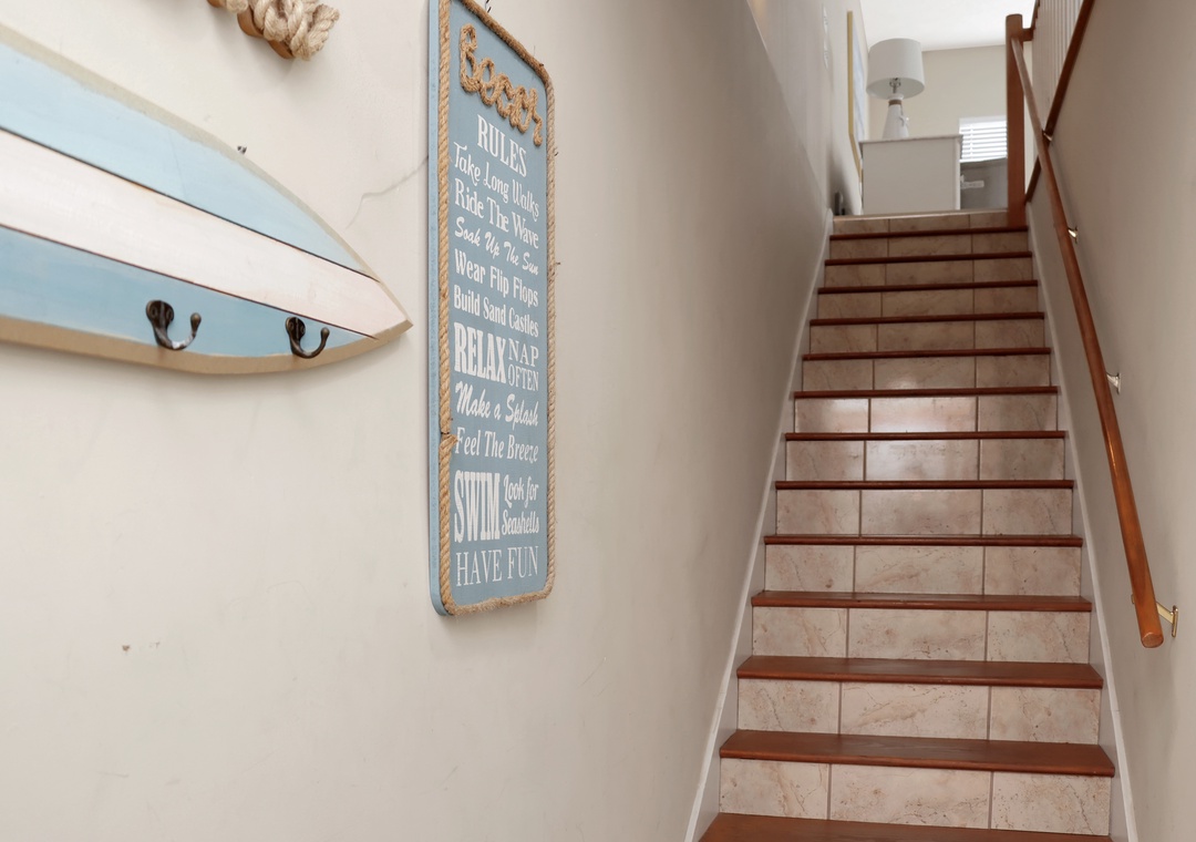 Ground Floor Entrance with Stairs to Main Floor