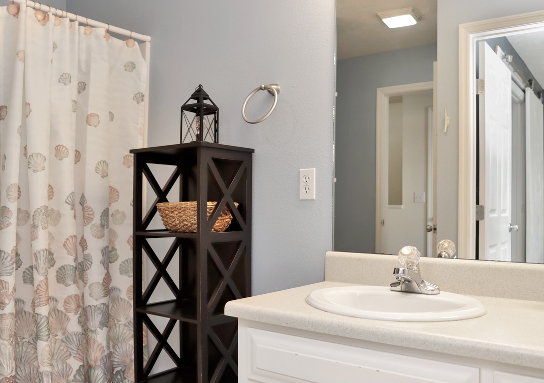 Bedroom 3 - Full Bathroom