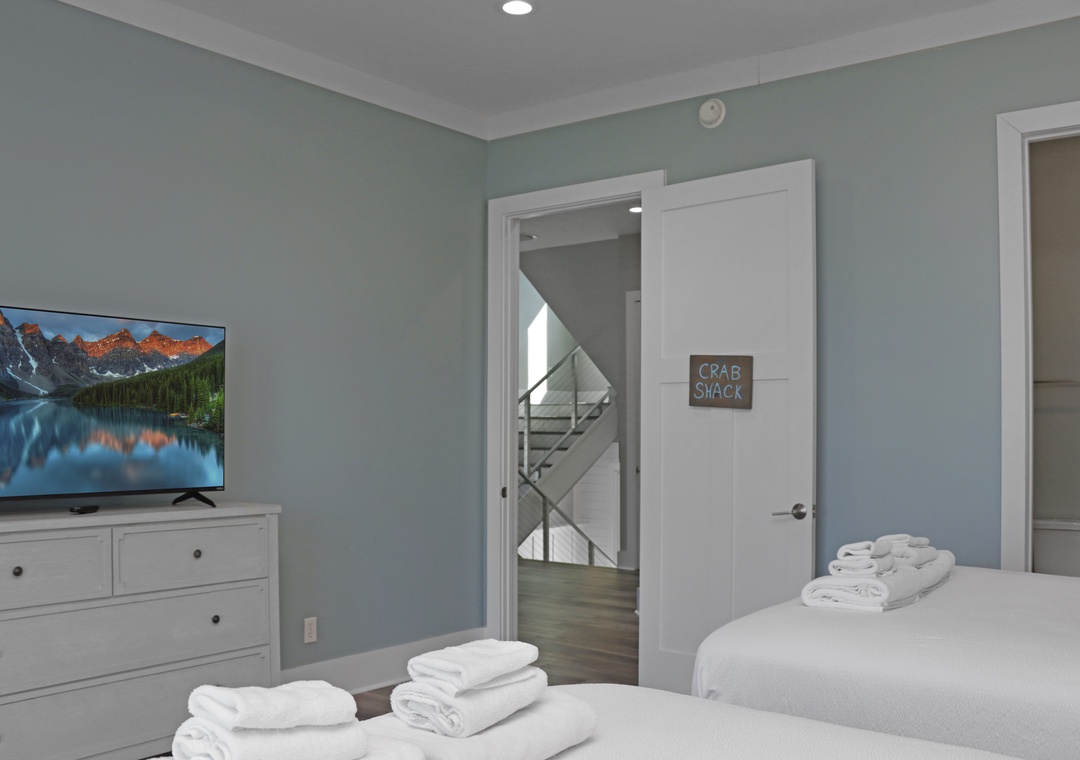 Bedroom 2 with TV