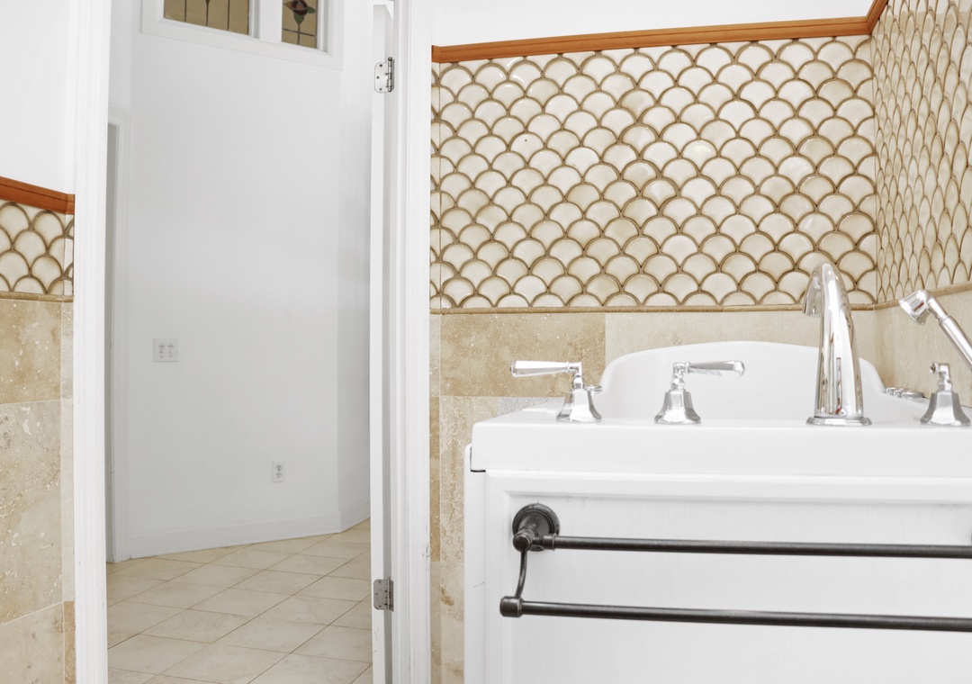 Upstairs Bathroom with Tub