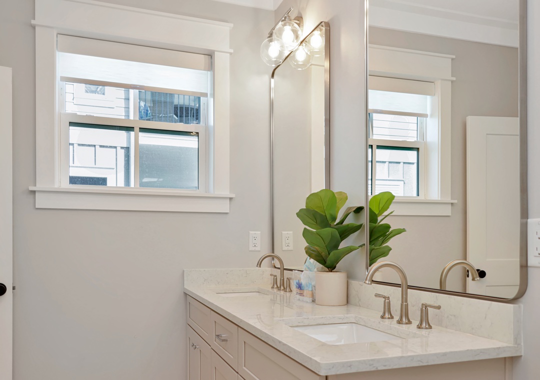 Bedroom 5 - Master Bath