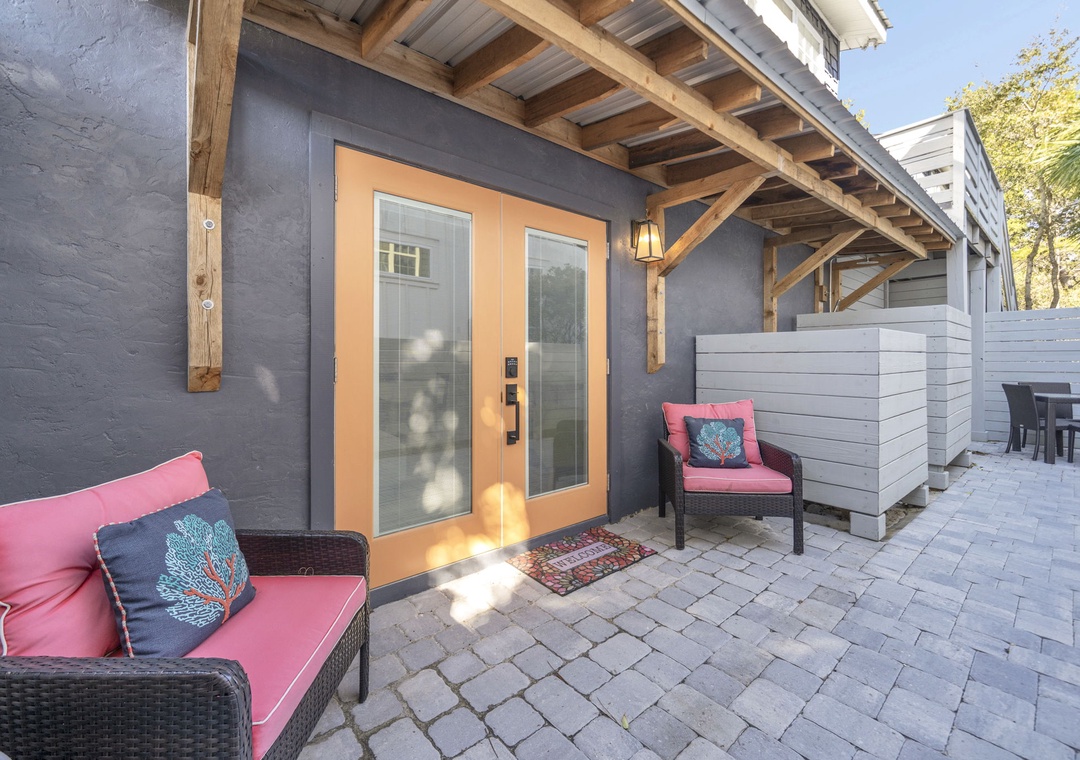 Pelican's Roost patio