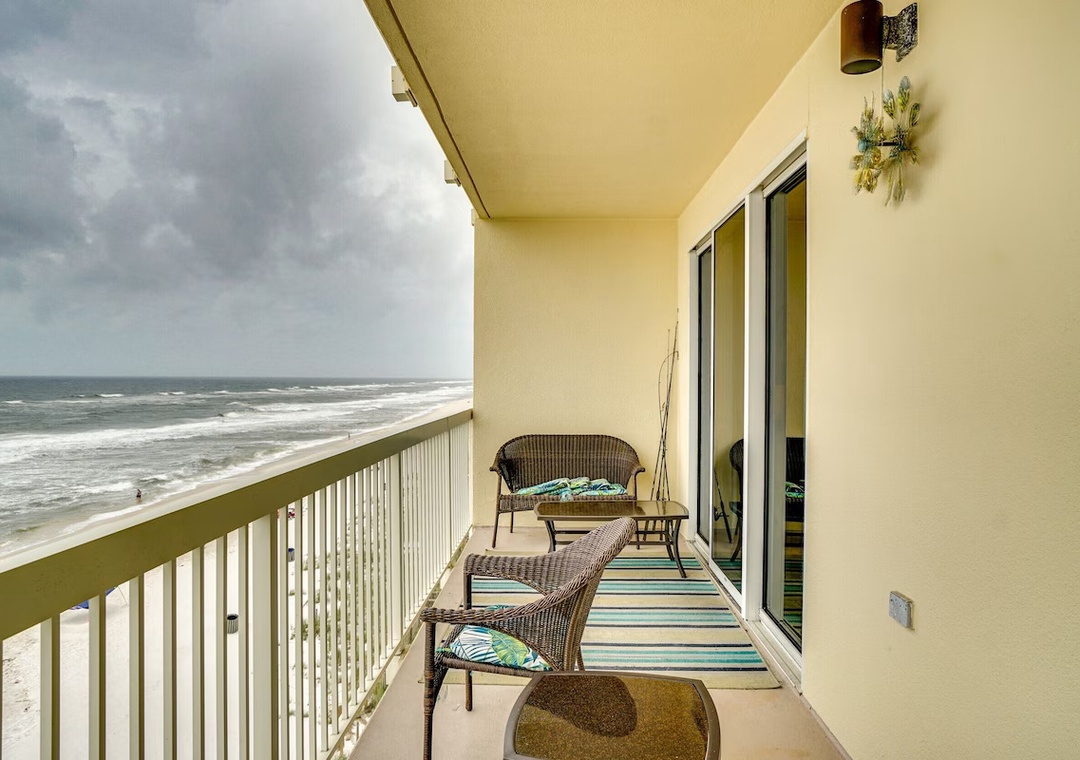 Celadon 408 balcony