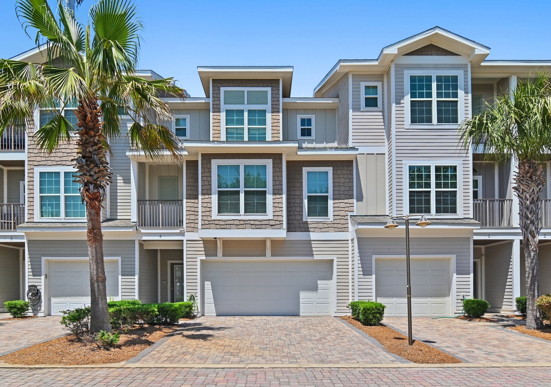 Driftwood Townhomes #4- Acres Away