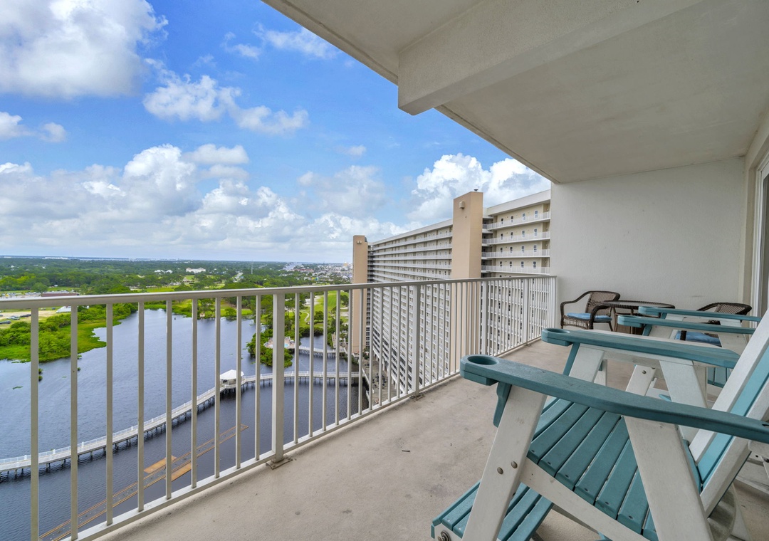 Laketown Wharf 1832 balcony