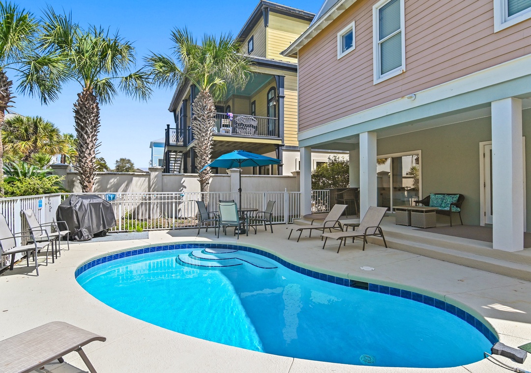 Seas the Day pool
