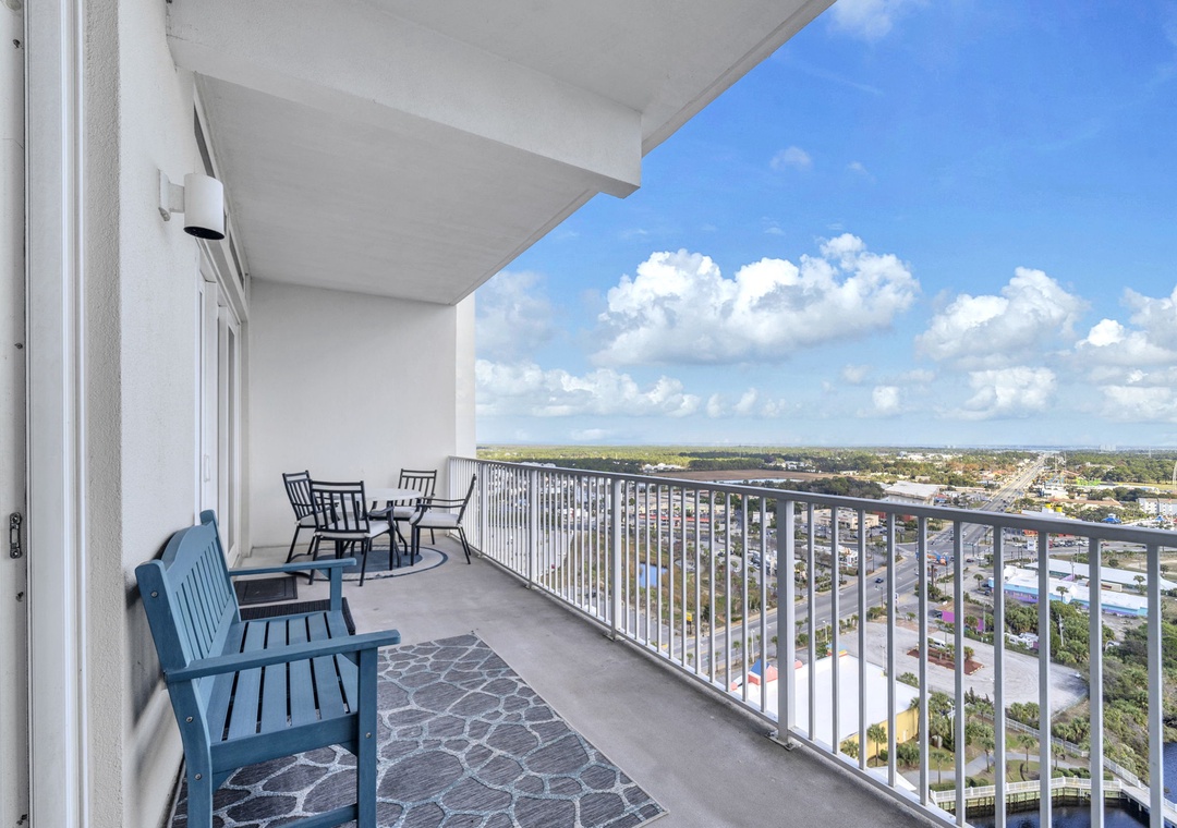 Laketown Wharf 2031 balcony