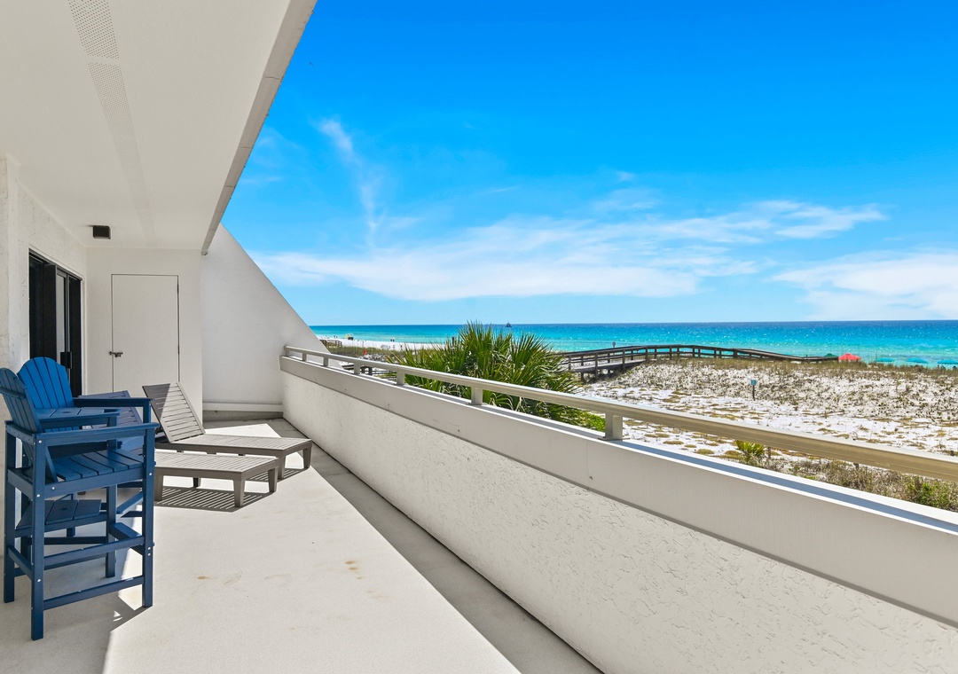 Aeagan 220 balcony
