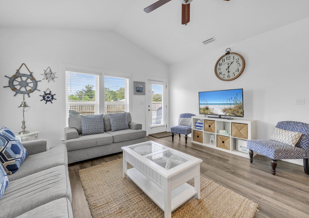 Relaxed, airy atmosphere in this beautiful living room