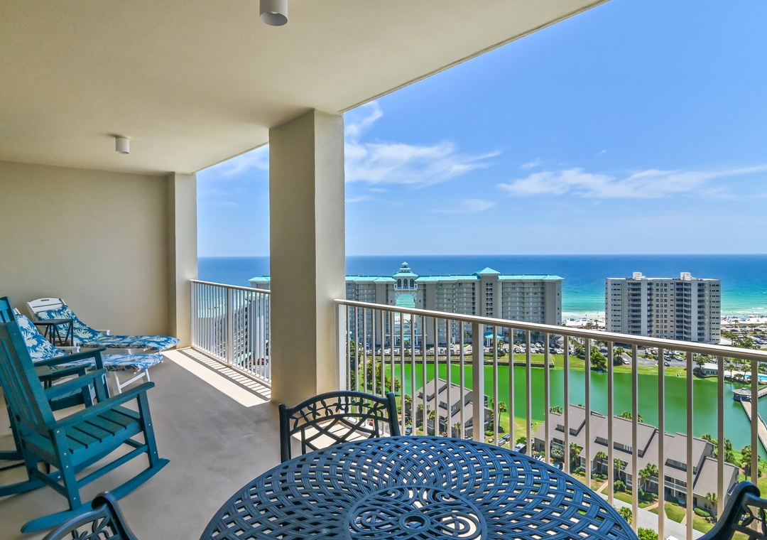 Balcony with Amazing views