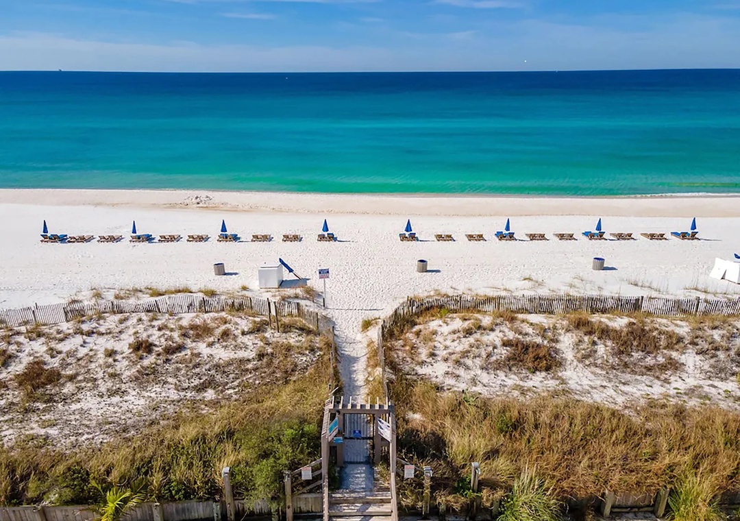 Sugar Beach Head to The beach