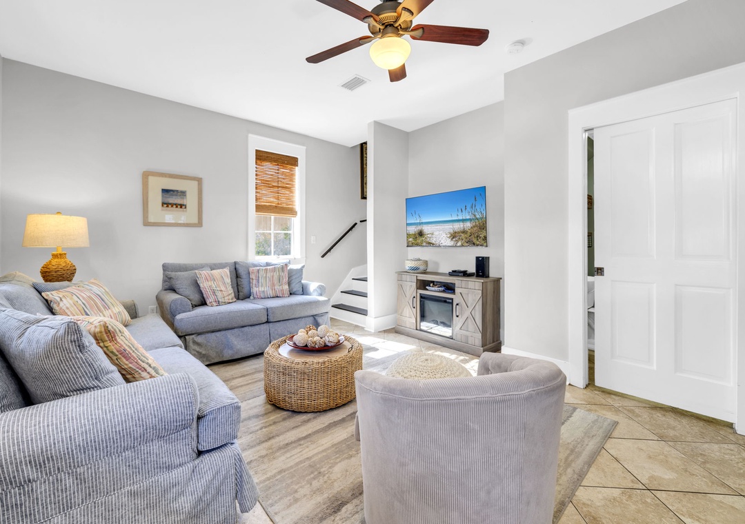 Living room with flat screen tV