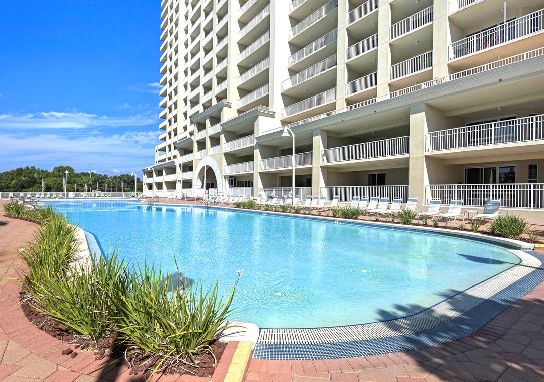 Zero Entry Pool at Ariel Dunes II