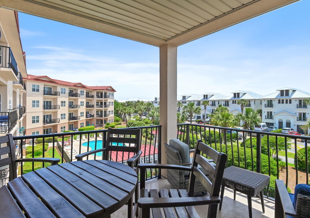 Private balcony at Emerald Waters 301- Saltwater Therapy