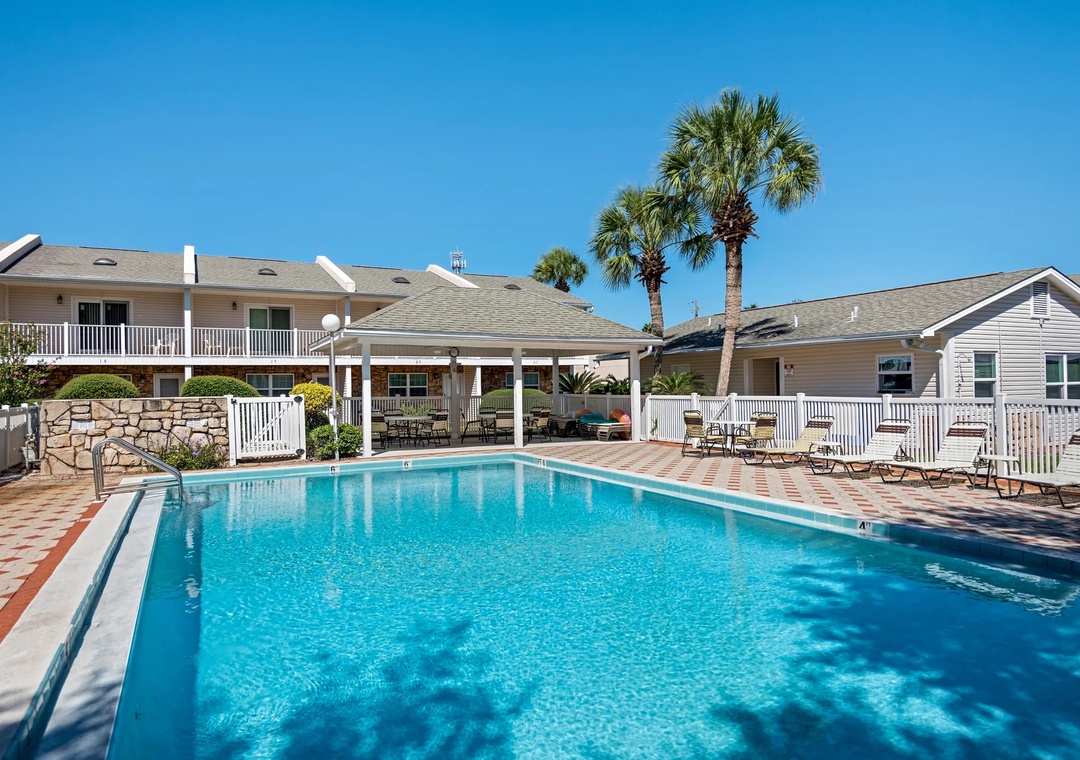Gorgeous pool 
