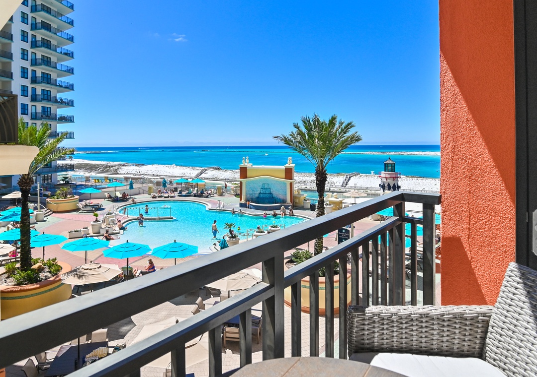 Emerald Grande W322 balcony