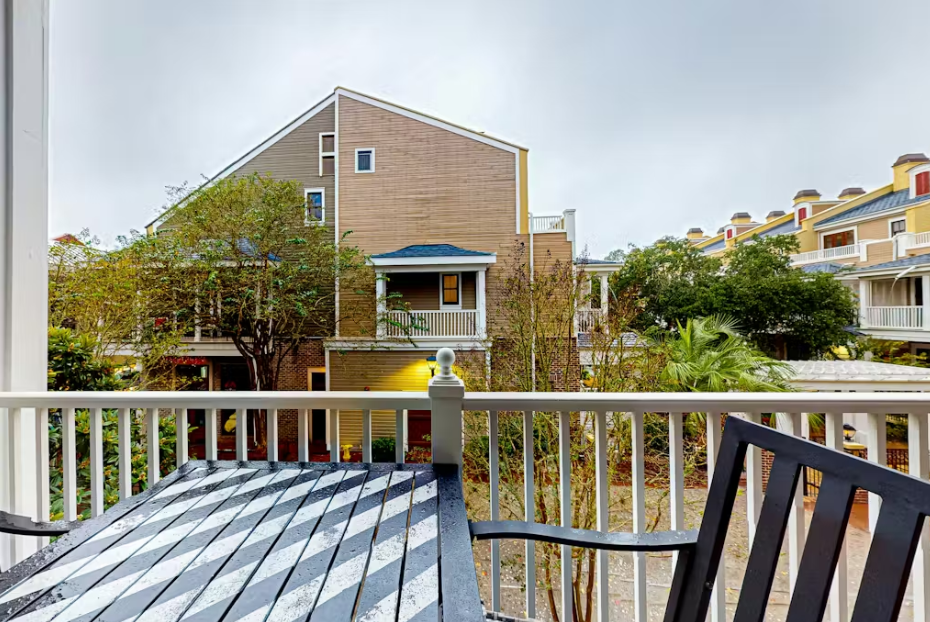 Market Street Inn 248- Beauty by the Bay balcony