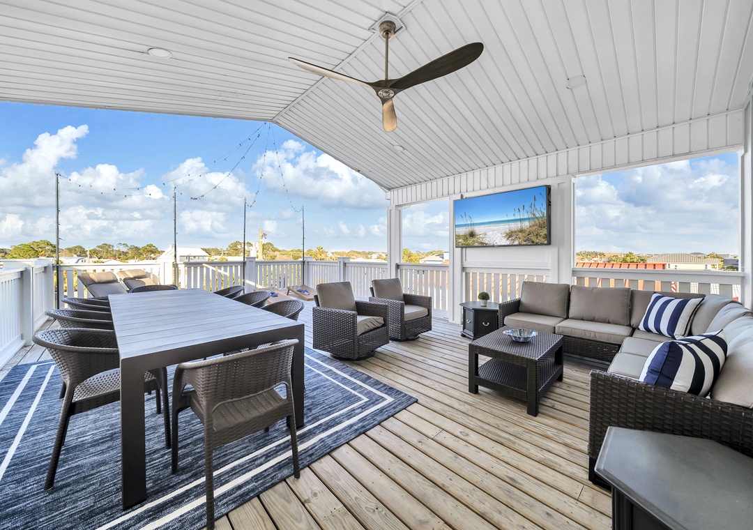 The Tempest top deck -excellent for entertaining