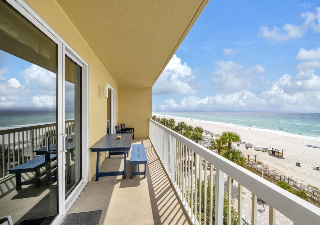 Calypso 2-404 balcony