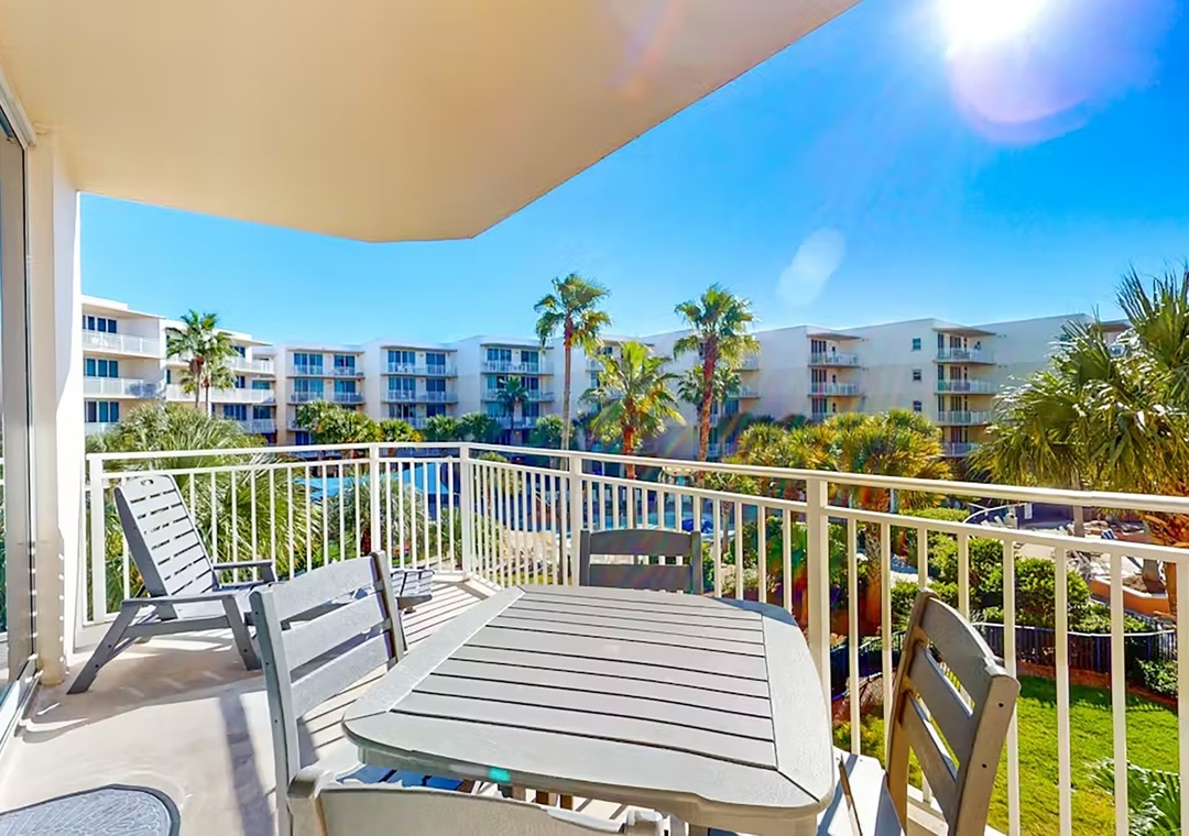 Waterscape 424B balcony