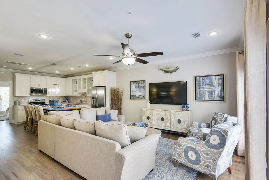 Driftwood Townhomes #3- Liv Salty living room