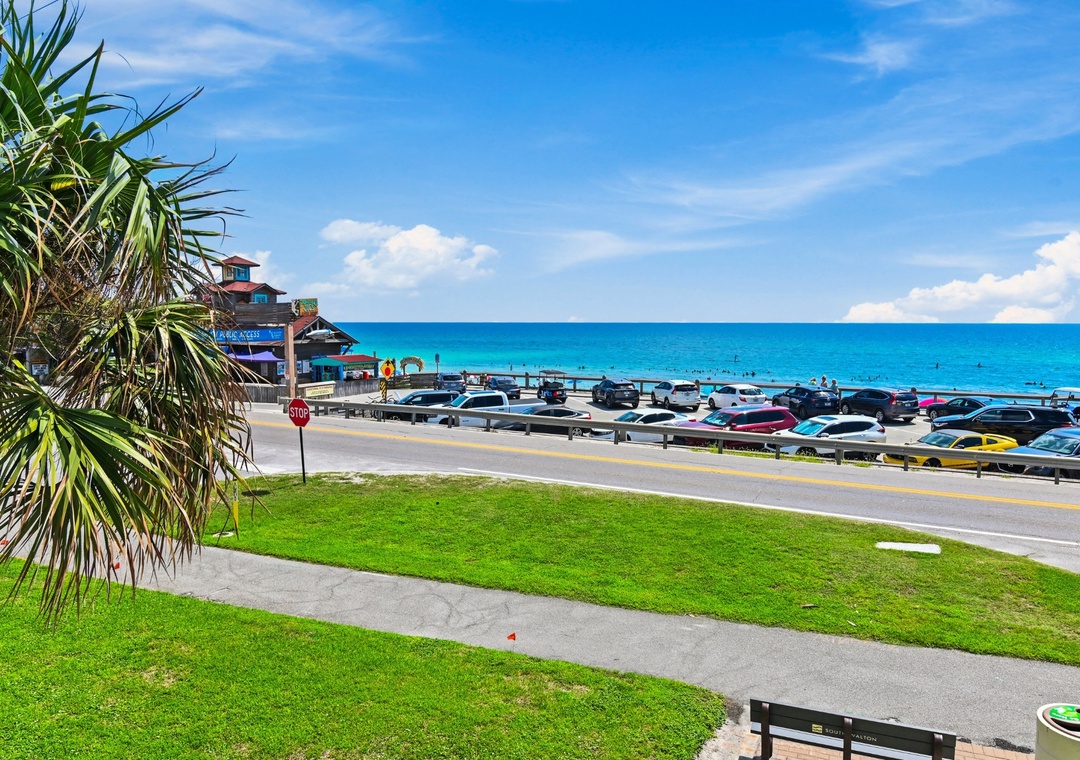 Gulf View with Beach Access Across the Street