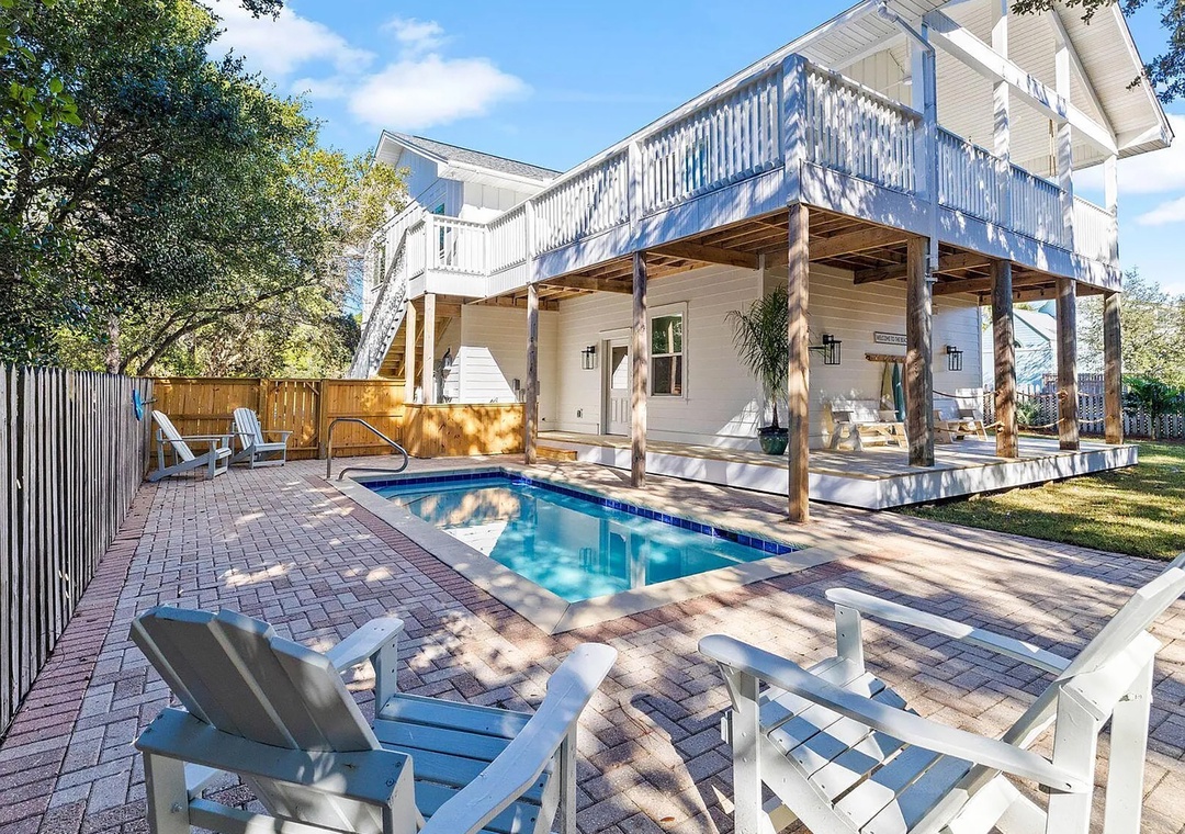 Coastal Calm private pool