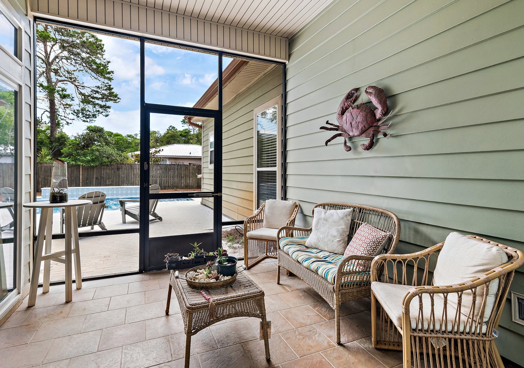 Drift Away screened in porch