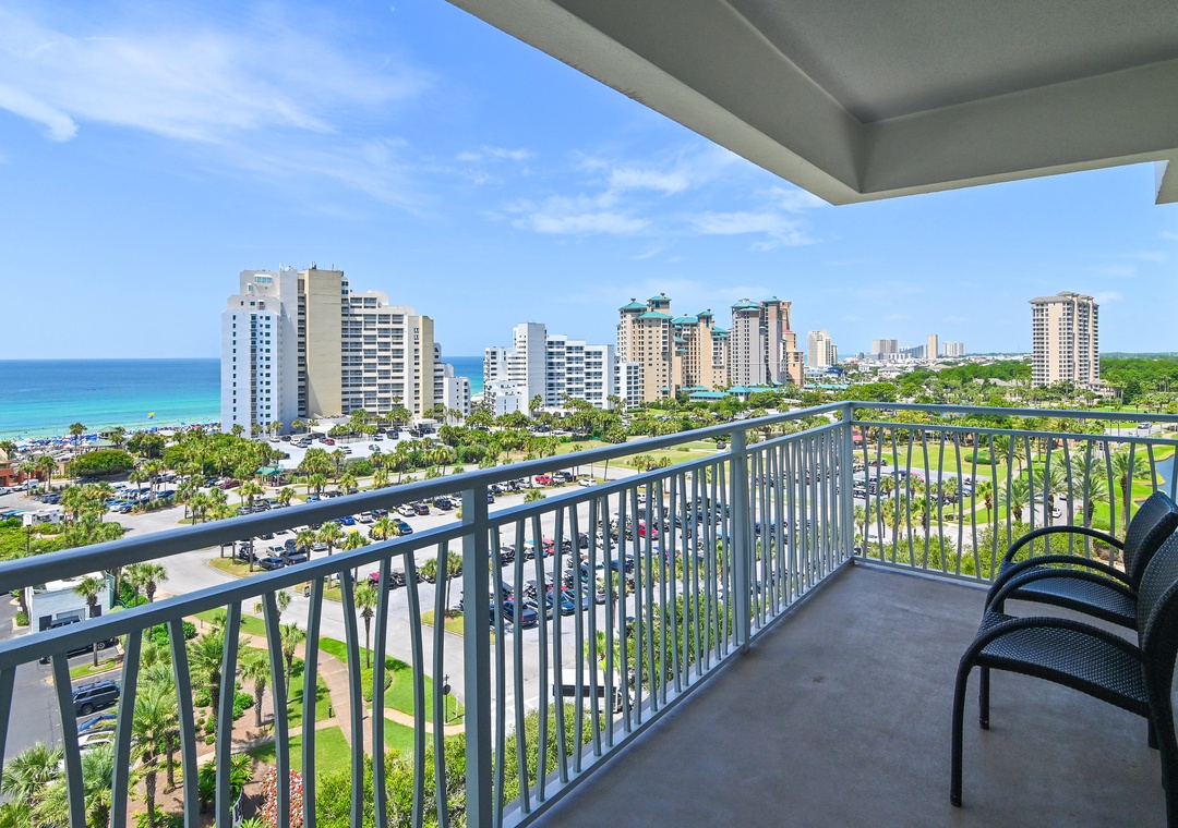 Luau II 6832 balcony