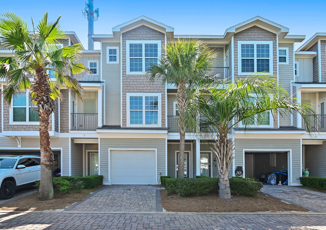 Driftwood Townhomes #6- Emerald Escape