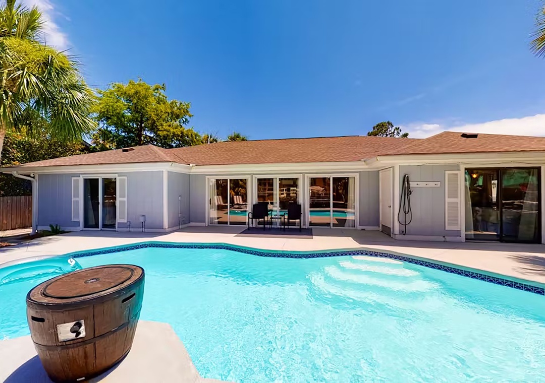 Sandy Shores private pool