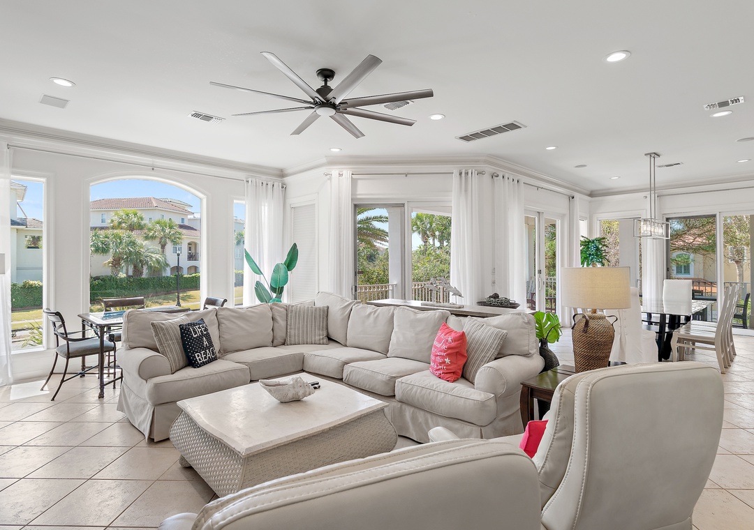 Villa Serendipity living room