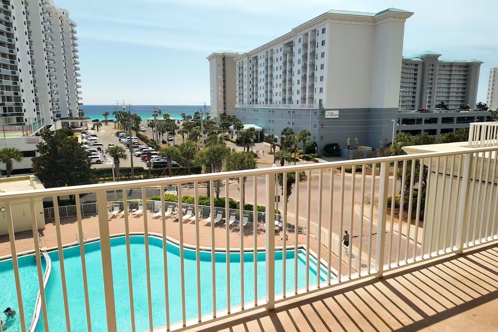 Ariel Dunes I balcony