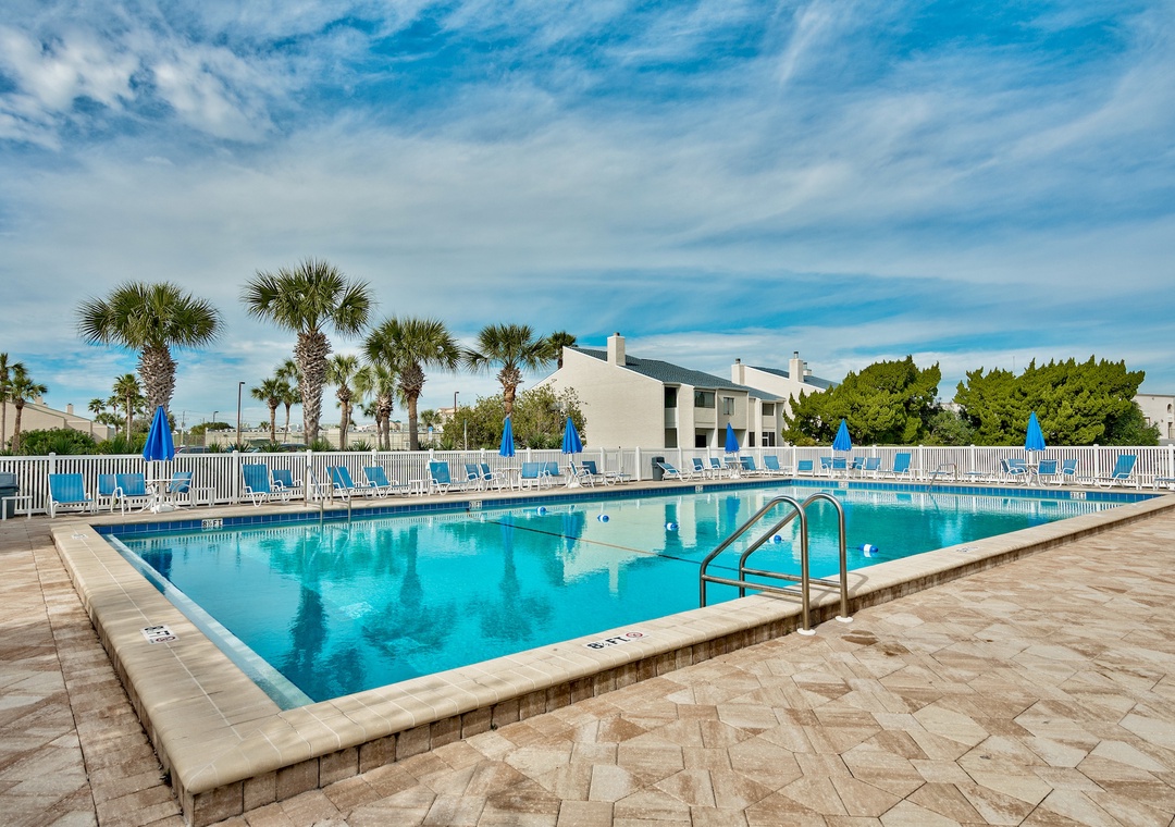 Shoreline Towers Pool