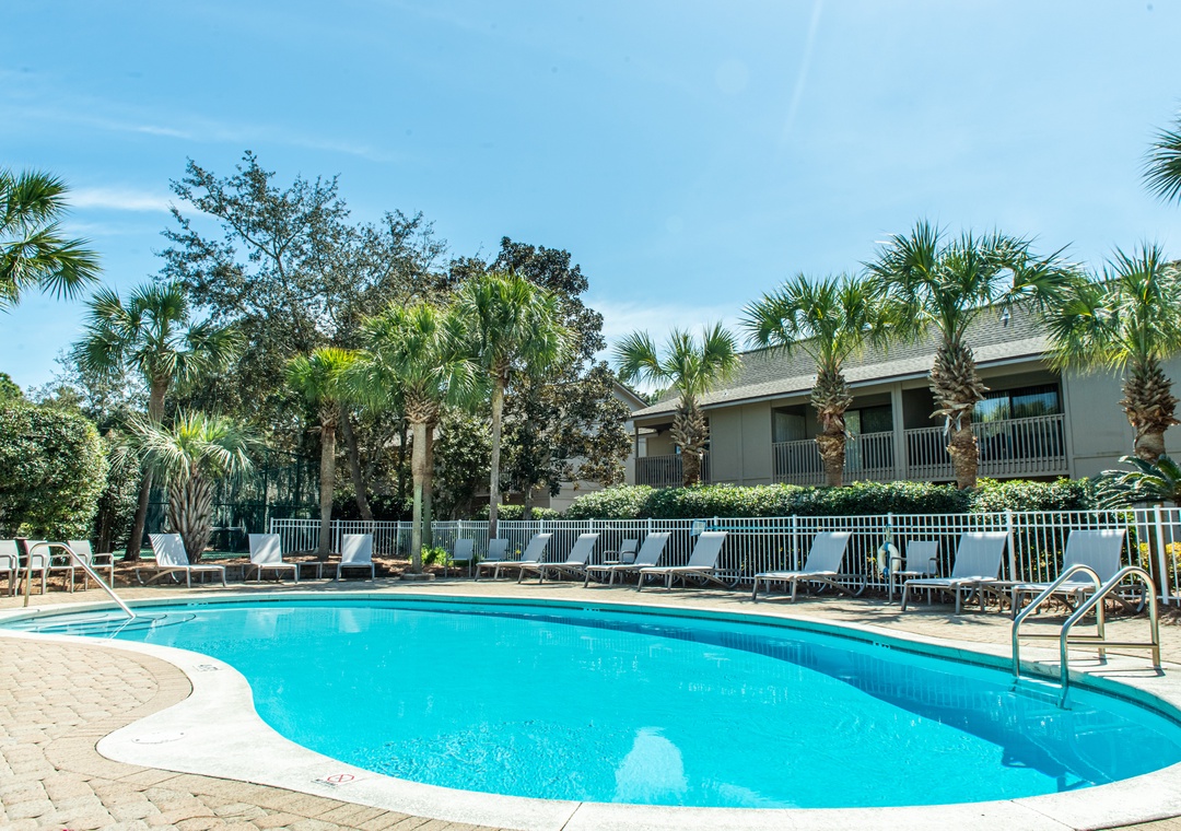 Gorgeous community pool 