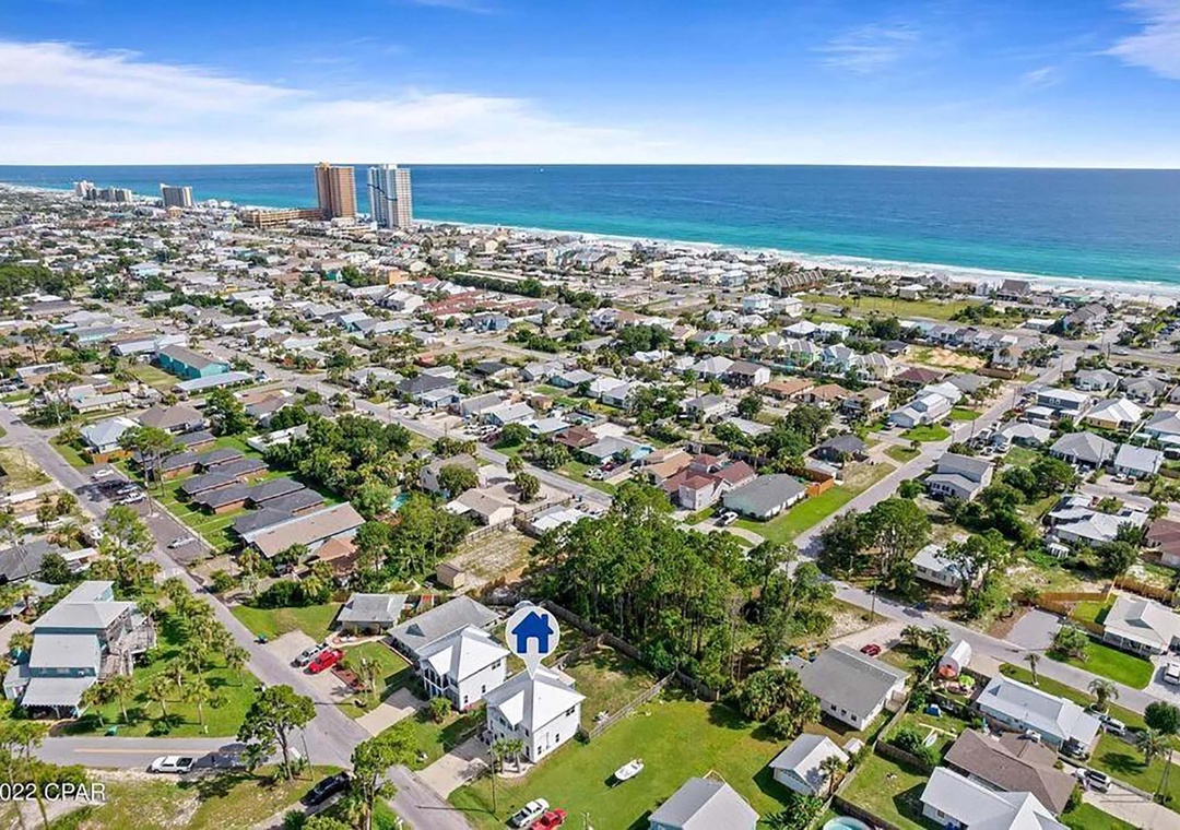 Short distance to the beach