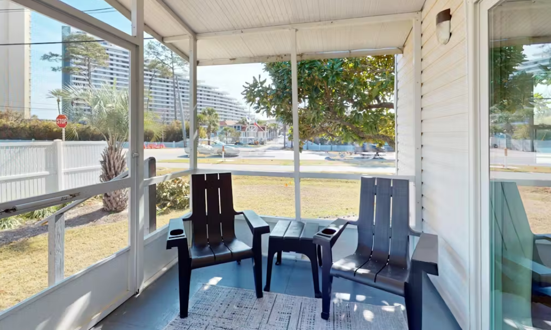 Summer Lake 23 balcony