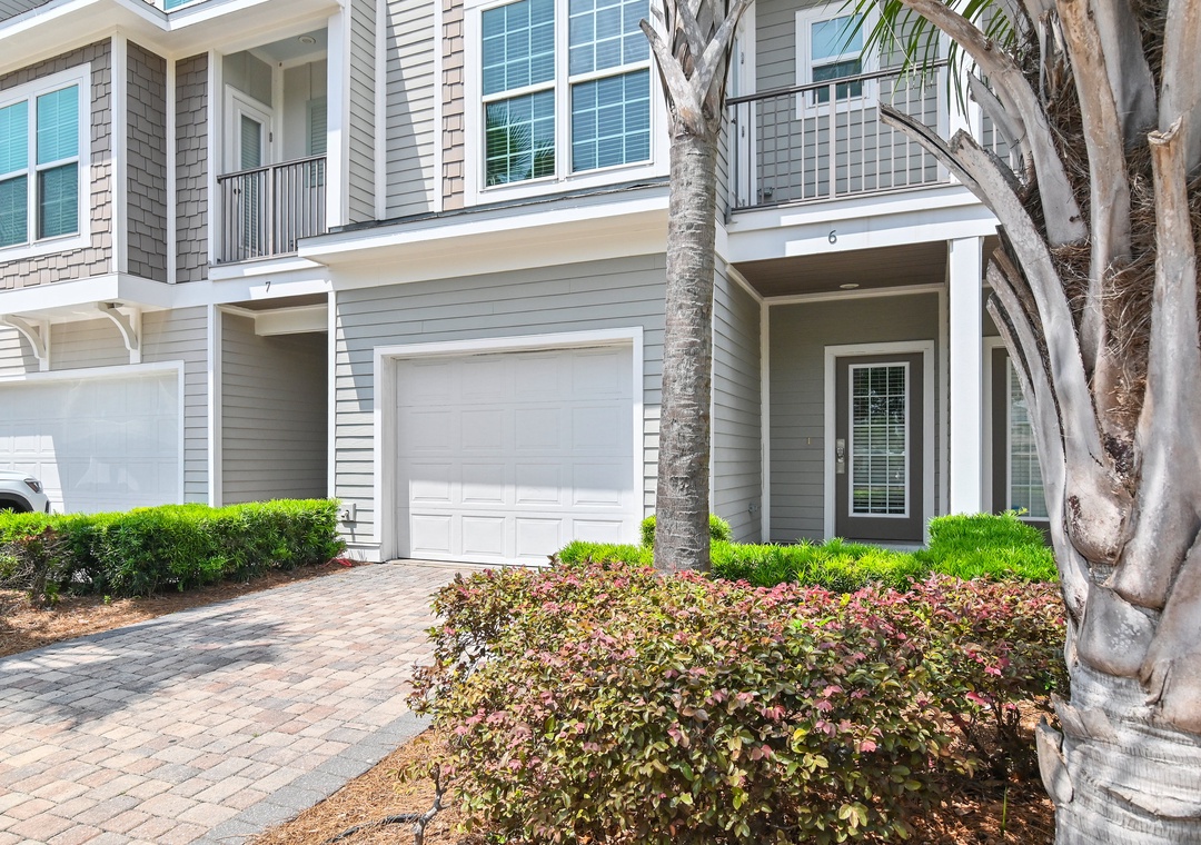 Driftwood Townhomes #6- Emerald Escape