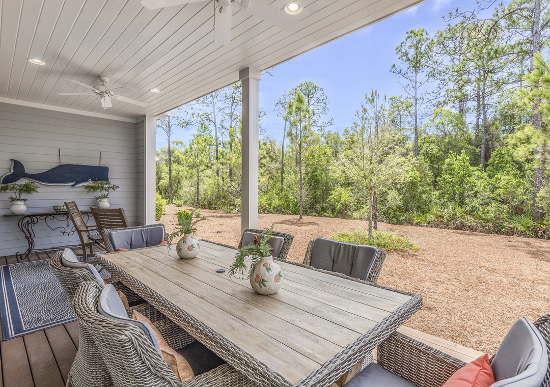 Outdoor dining