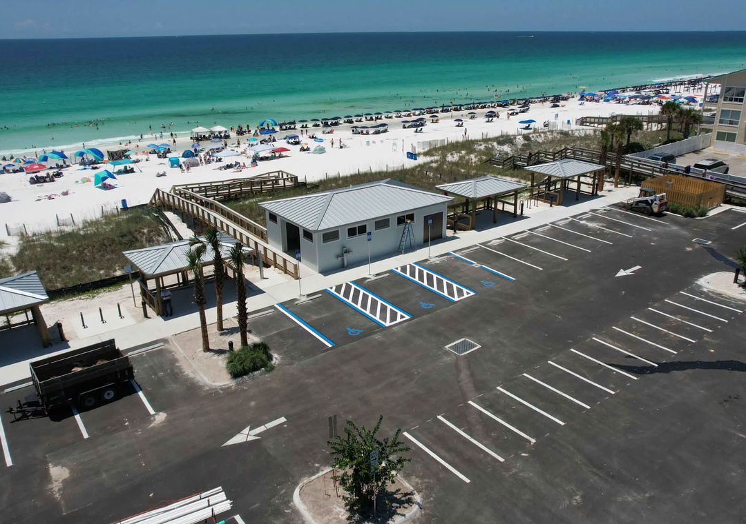 2 minute walk to *Brand New* Tarpon Beach Access - Opened 7/2026