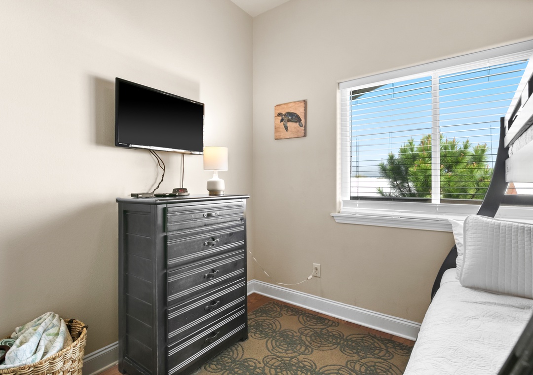 Alerio E304 Bunk Room