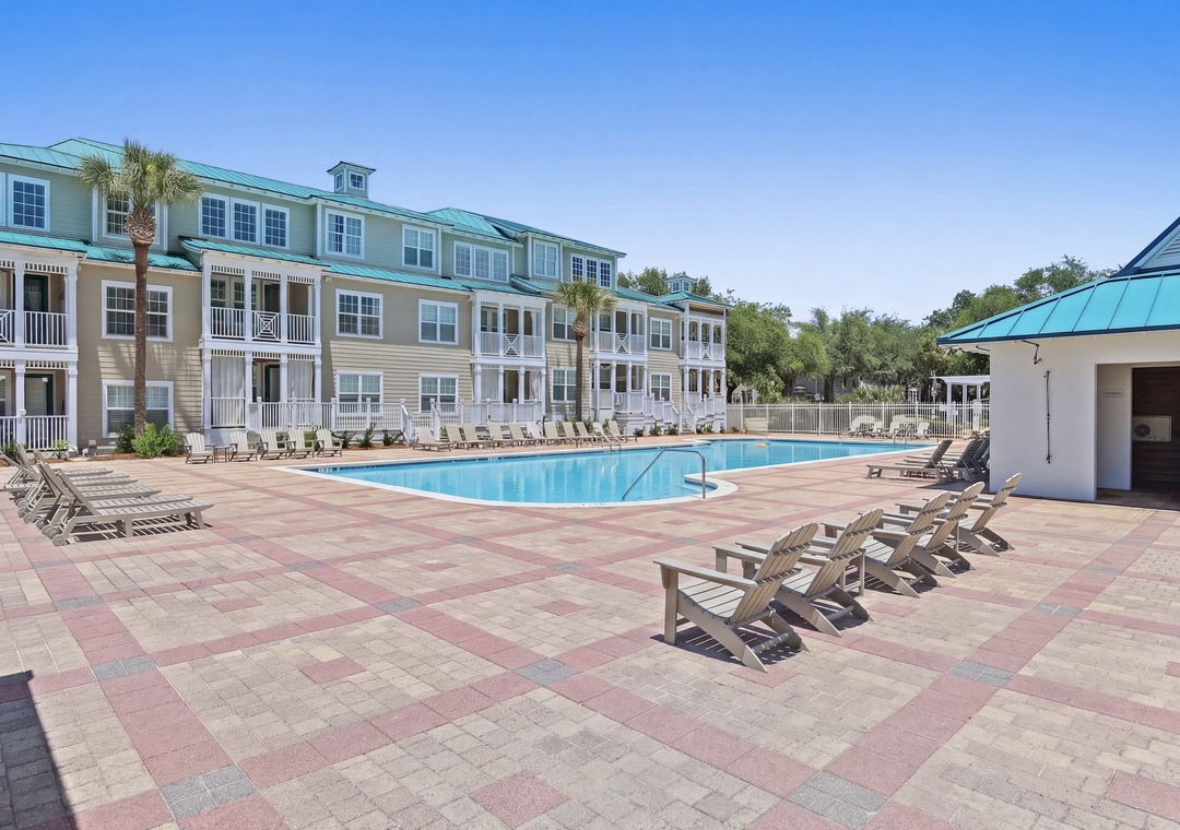 The Village ay Blue Mountain Community Pool-Take a dip!
