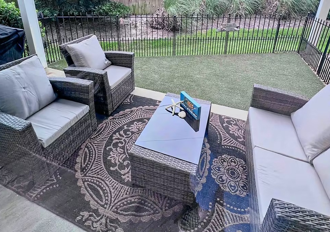 Beach Pointe 102- The Salty Seahorse patio