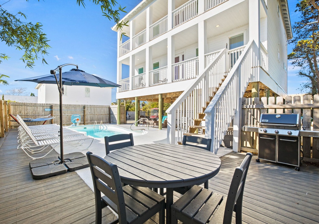 Pool deck seating