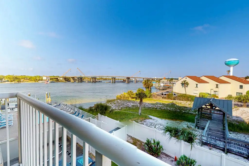 Palm Court Yacht Club 312A - Studio by the Sea