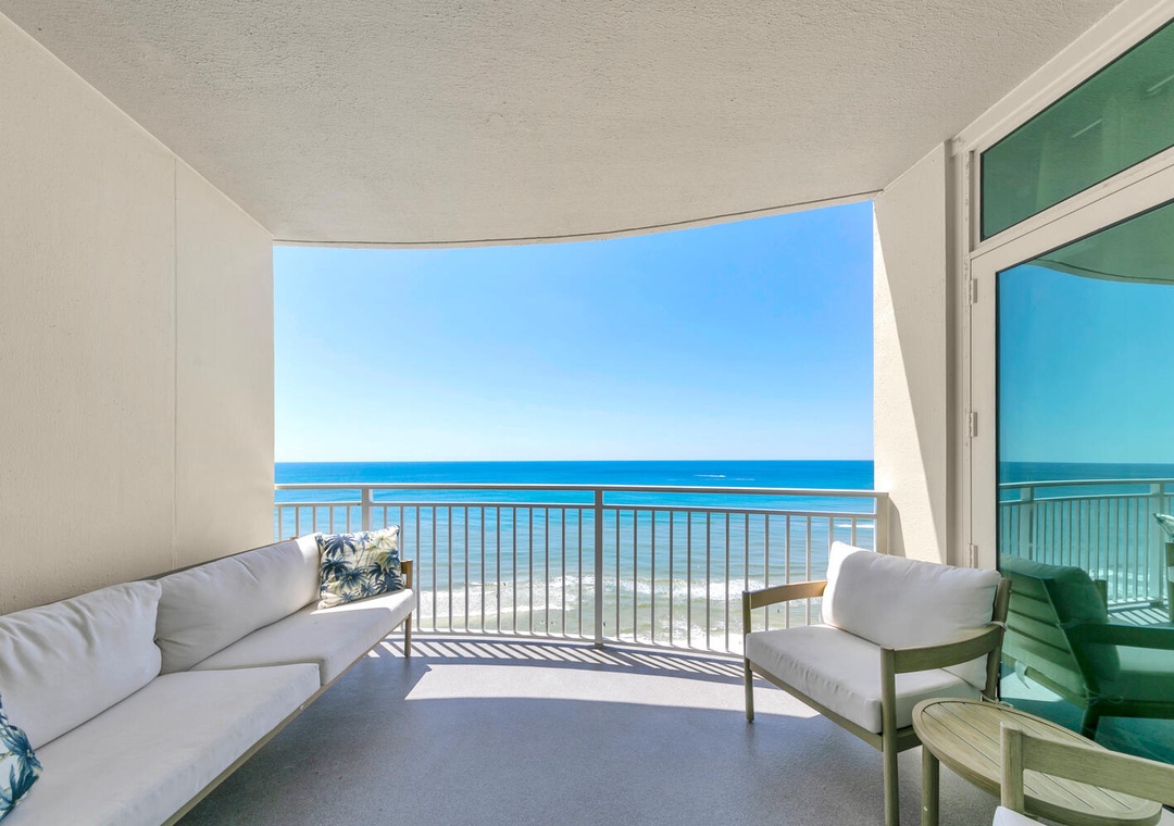 Aqua Resort 1207 balcony seating