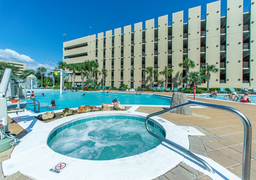 Hot tub plus pool