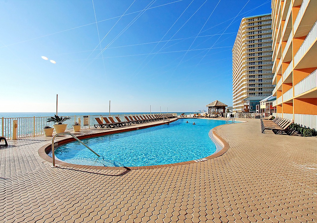 Treasure Island pool